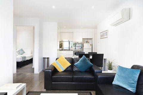 RNR Serviced Apartments North Melbourne - Tourism Canberra 5