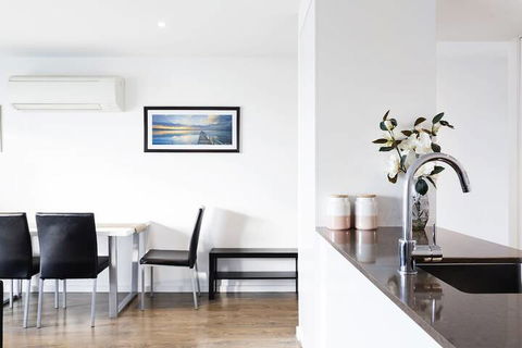 RNR Serviced Apartments North Melbourne - Tourism Canberra 4