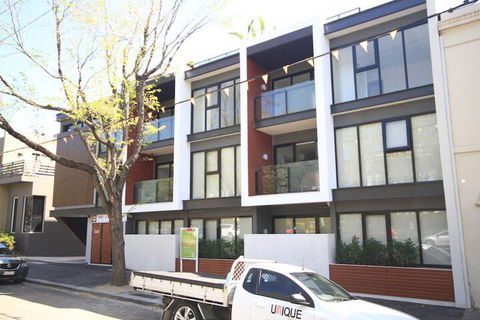 RNR Serviced Apartments North Melbourne - Tourism Canberra 1