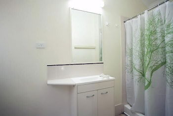 Captain Cook Holiday Village - Tourism Canberra 1
