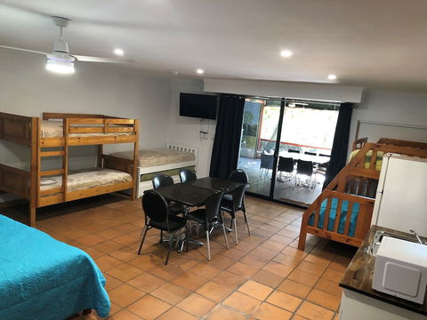 Captain Cook Holiday Village - Tourism Canberra 4