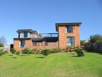 Coull Waters Holiday Apartments - Tourism Canberra 1