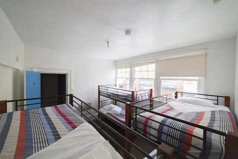 Brunswick Hotel Hostel - Tourism Canberra 4