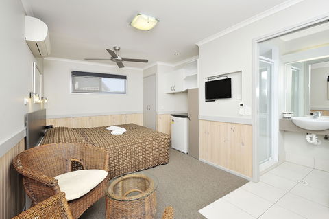 NRMA Sydney Lakeside Holiday Park - Tourism Canberra 5