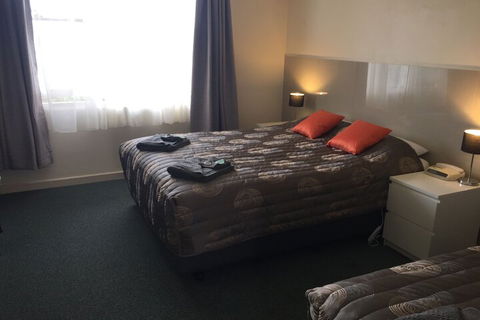 Blue Lake Motel - Tourism Canberra 4