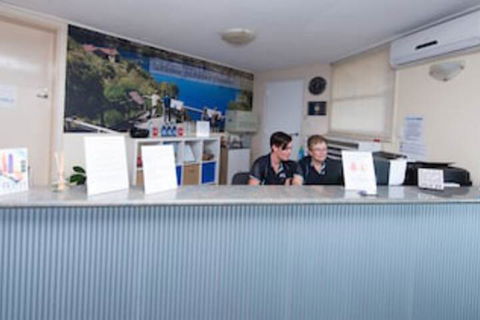 Blue Lake Motel - Tourism Canberra 0