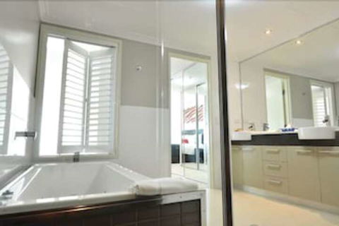 C2 Esplanade Serviced Apartments - Tourism Canberra 2