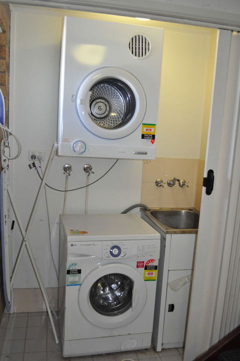 Sundowner Hotel Motel - Tourism Canberra 1