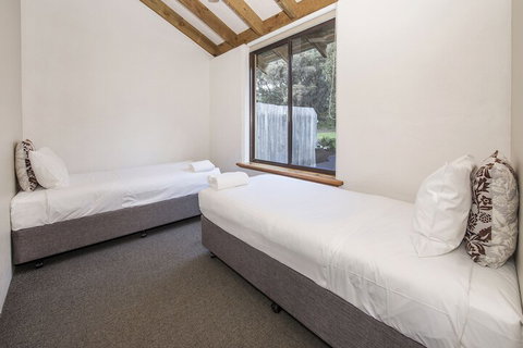Chandlers Smiths Beach Villas - Tourism Canberra 2