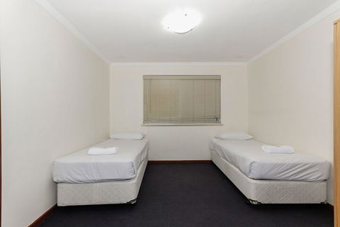 Burswood Lodge Apartments - Tourism Canberra 2