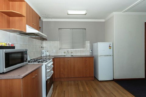 Burswood Lodge Apartments - Tourism Canberra 7