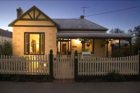 Foxgloves B & B - Tourism Canberra 0