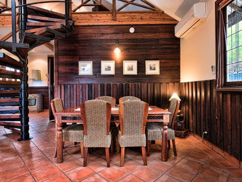 Oak Tree Barn Bridgetown - Tourism Canberra 1