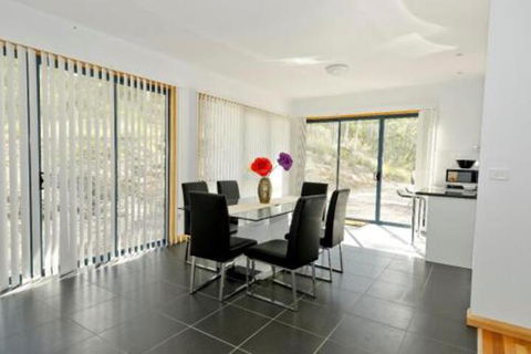 Hill Top Retreat - Tourism Canberra 3