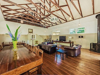Tuck Inn Yarra Valley - Tourism Canberra 0