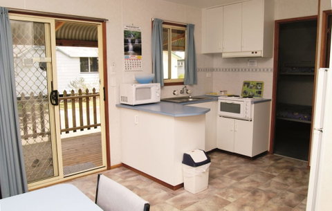 Smugglers Cove Holiday Village - Tourism Canberra 6