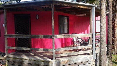 Smugglers Cove Holiday Village - Tourism Canberra 0