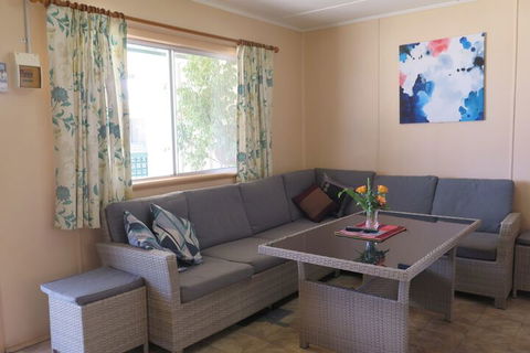 Jurien Beachfront Holiday Units - Tourism Canberra 5