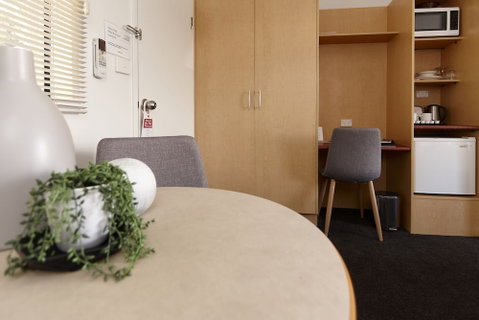 Elphin Motel & Serviced Apartments - Tourism Canberra 4