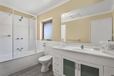 Elphin Motel & Serviced Apartments - Tourism Canberra 1