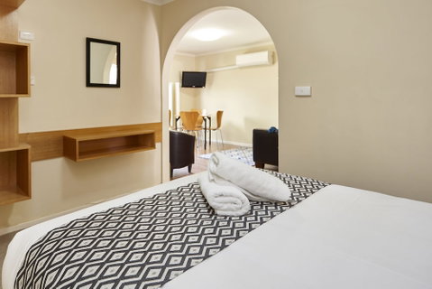 Elphin Motel & Serviced Apartments - Tourism Canberra 6