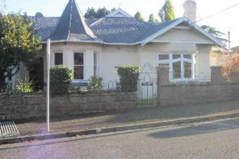 Hobart Gables - Tourism Canberra 0