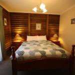 Halls Gap Log Cabins - Tourism Canberra 0