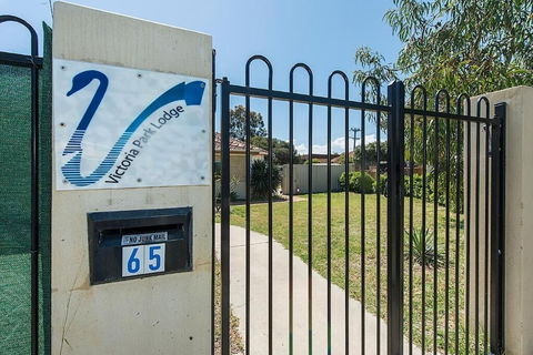 Victoria Park Lodge - Hostel - Tourism Canberra 2