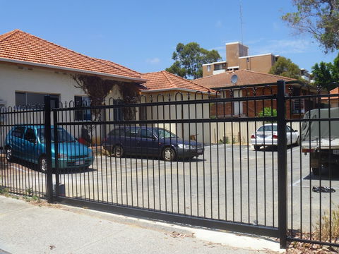 Victoria Park Lodge - Hostel - Tourism Canberra 0