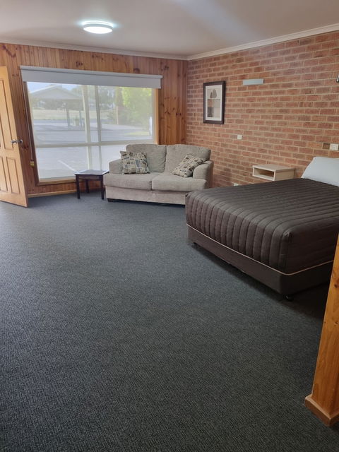 Country Roads Motor Inn Naracoorte - Tourism Canberra 6