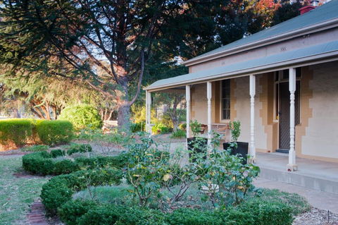 Linfield Cottage - Tourism Canberra 1