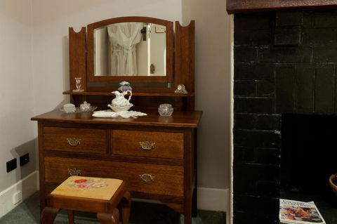 Linfield Cottage - Tourism Canberra 6