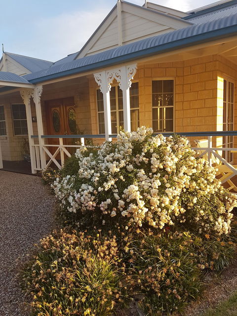 Grovely House Bed & Breakfast - Tourism Canberra 0