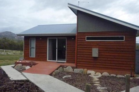 Yakkalla Holiday Cottage - Tourism Canberra 1