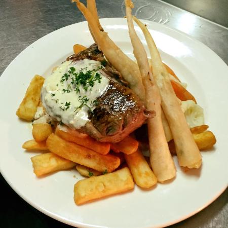 Water's Edge - Tourism Canberra 0