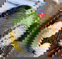 Moss Bros - Tourism Canberra