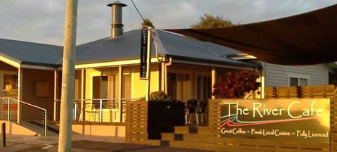 The River Cafe At Beauty Point - Tourism Canberra 0