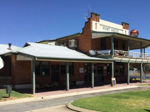 Punt Hotel - Tourism Canberra 0