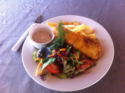 Riverside Bar And Restaurant: Mount Seaview Resort - Tourism Canberra 1