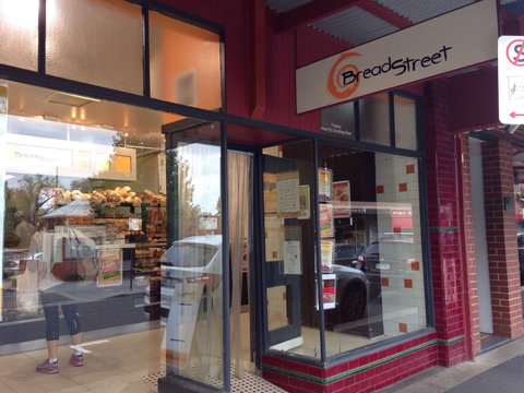 Bread Street - Tourism Canberra 0