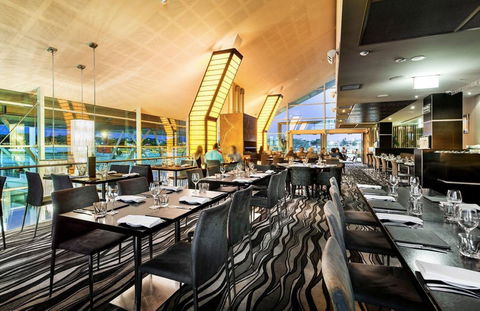 Ishka Restaurant At The Breakwater - Tourism Canberra 0