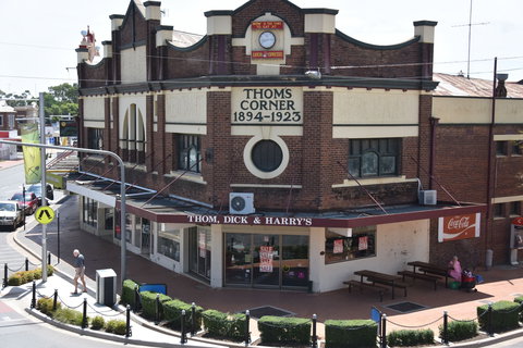 Thom, Dick And Harrys - Tourism Canberra 0