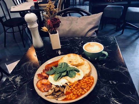 HWL Cafe & Bar - Tourism Canberra 0