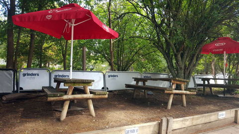 Igloo Roadhouse - Tourism Canberra 0