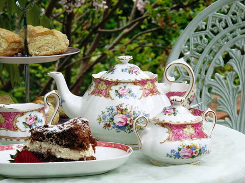 The Scented Rose Garden And Teahouse - Tourism Canberra 0