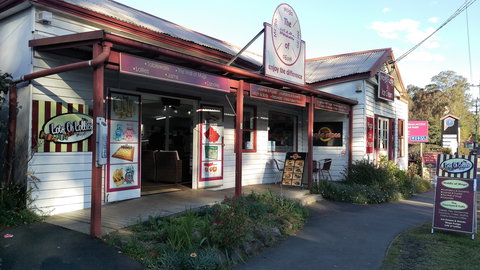 Mogo Fudge And Ice Cream /  Courtyard Cafe / Lots Of Lollies Mogo - Tourism Canberra 0