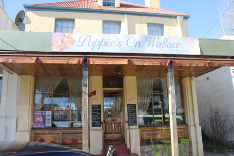 Poppies On Wallace - Tourism Canberra 1