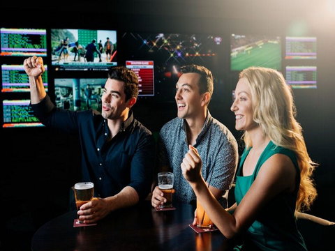 Steelers Leagues Club - Tourism Canberra 1