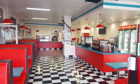 RJ's Rock N Roll Diner - Tourism Canberra 8