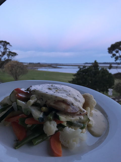 Bay Bar & Bistro - Tourism Canberra 1